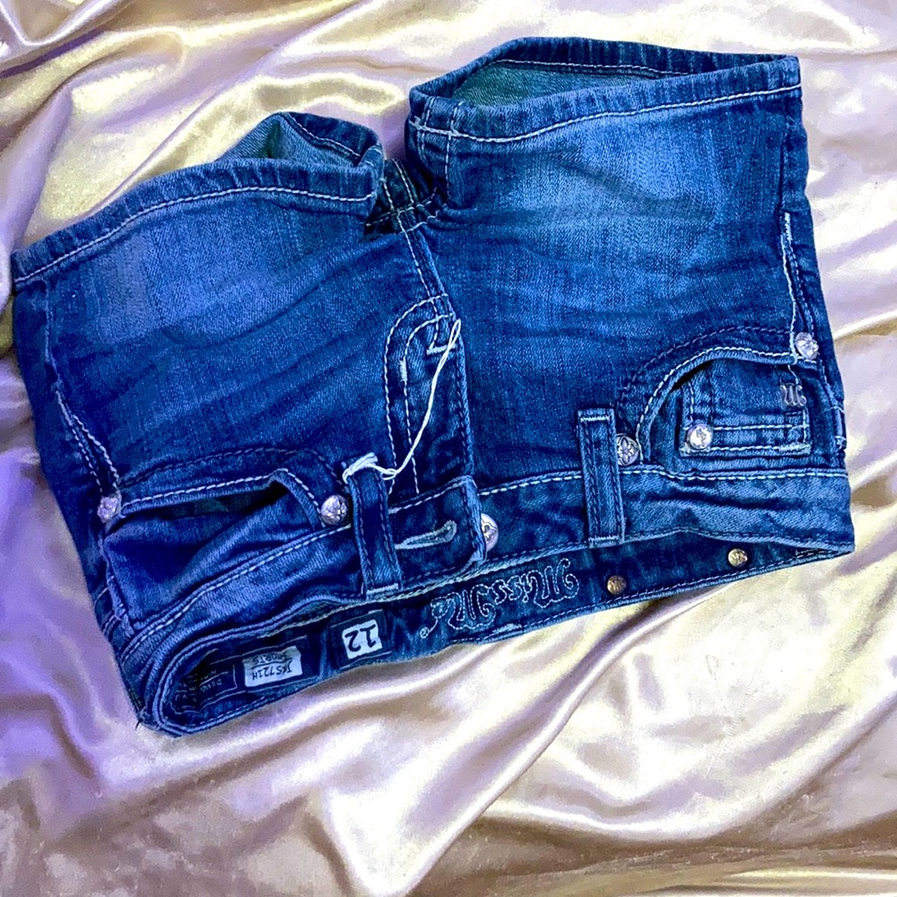 Missme shorts 😳